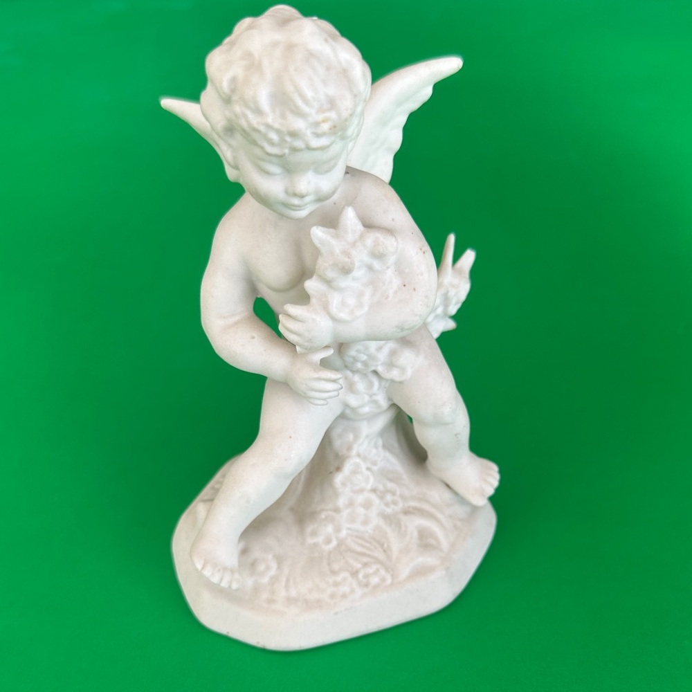 White Angelic Cherub  Dresden Porcelaine Figurine Mid Century ….2041